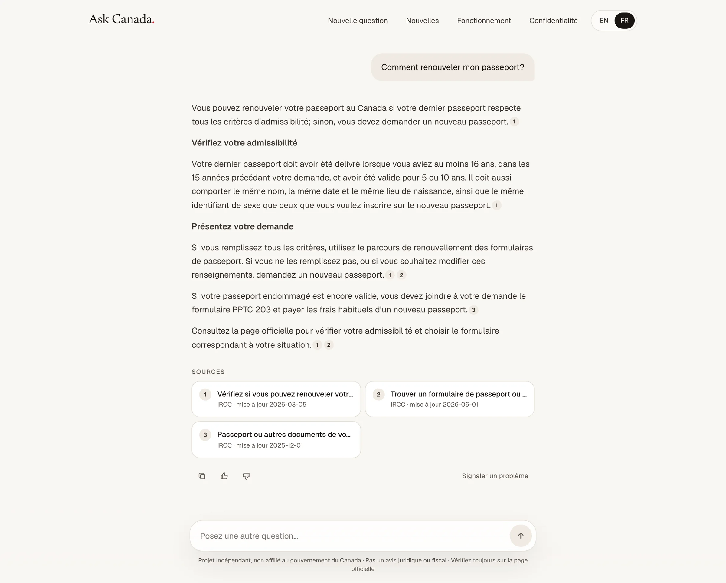 Ask Canada sur un ordinateur, qui répond à « Comment renouveler mon passeport? » avec des sources numérotées, chacune avec son ministère et la date de mise à jour de la page.